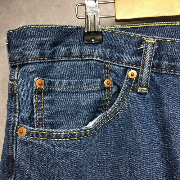 Levis 505 Regular Fit Mens Blue Jeans size 38x29 Denim 100% Cotton Zipper Fly - Picture 8 of 9